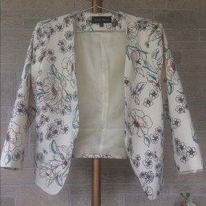 🐚 5/$25 Black Rainn floral cream blazer